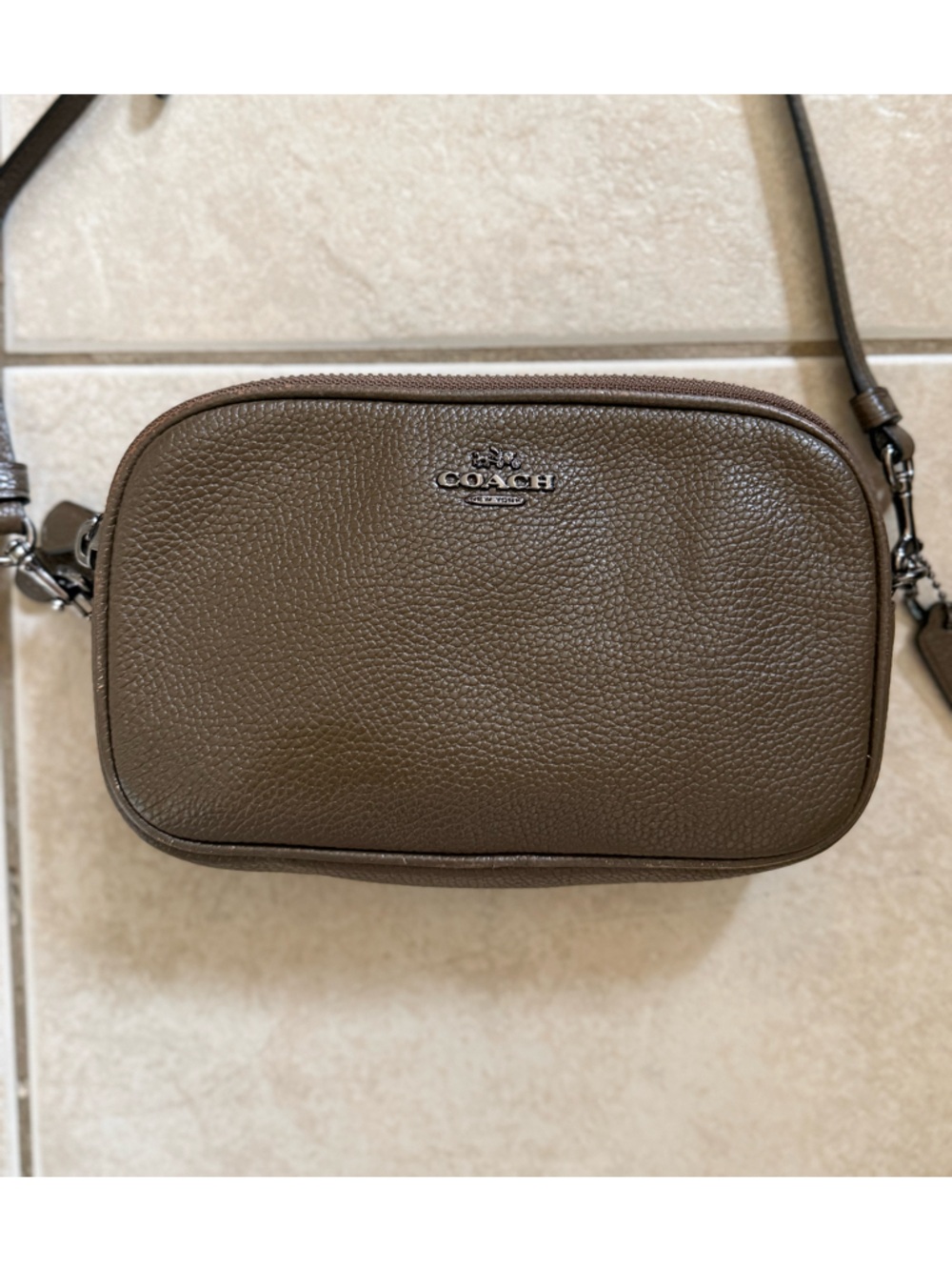 VINTAGE Coach Pebble Leather Camera Bag with Adjustable + Removable Strap